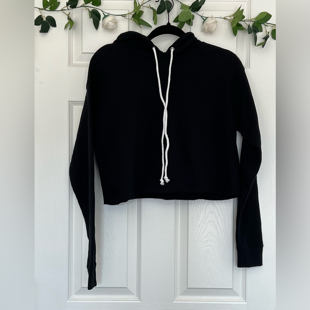 WILD FABLE Black Crop Hoodie Sweater- Size XS